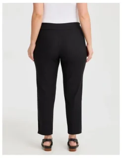 Taking Shape Editorial Pocket Taper Pant in Black