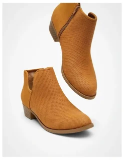 Taking Shape Side Cut Ankle Boot in Tan
