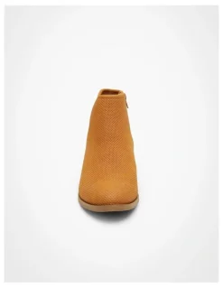 Taking Shape Side Cut Ankle Boot in Tan