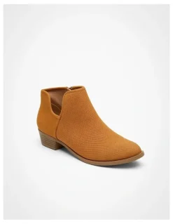 Taking Shape Side Cut Ankle Boot in Tan