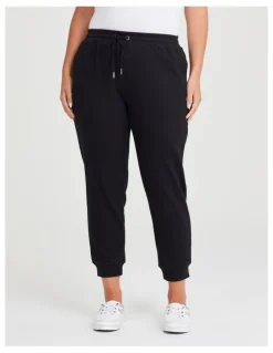 Taking Shape Taper Leg Trackpant in Black