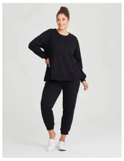 Taking Shape Taper Leg Trackpant in Black