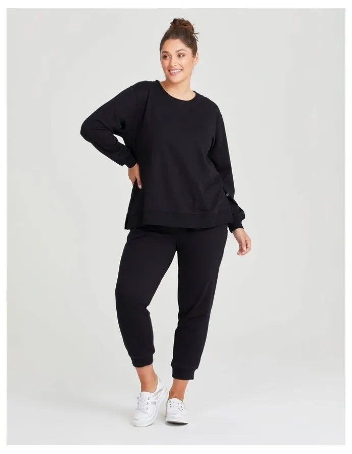 Taking Shape Taper Leg Trackpant in Black