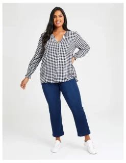 Taking Shape The Luxe Looker Jeans in Mid Blue