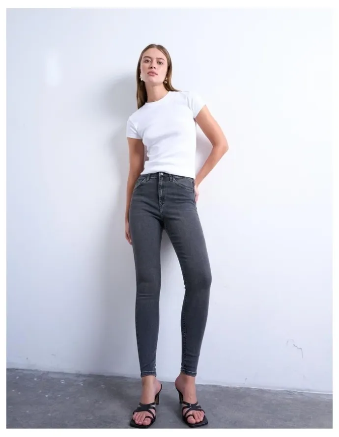 TOPSHOP Jamie High Rise Skinny Jeans in Black