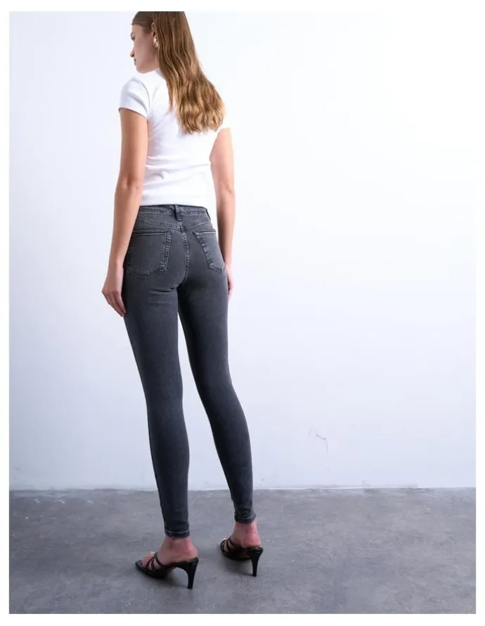 TOPSHOP Jamie High Rise Skinny Jeans in Black