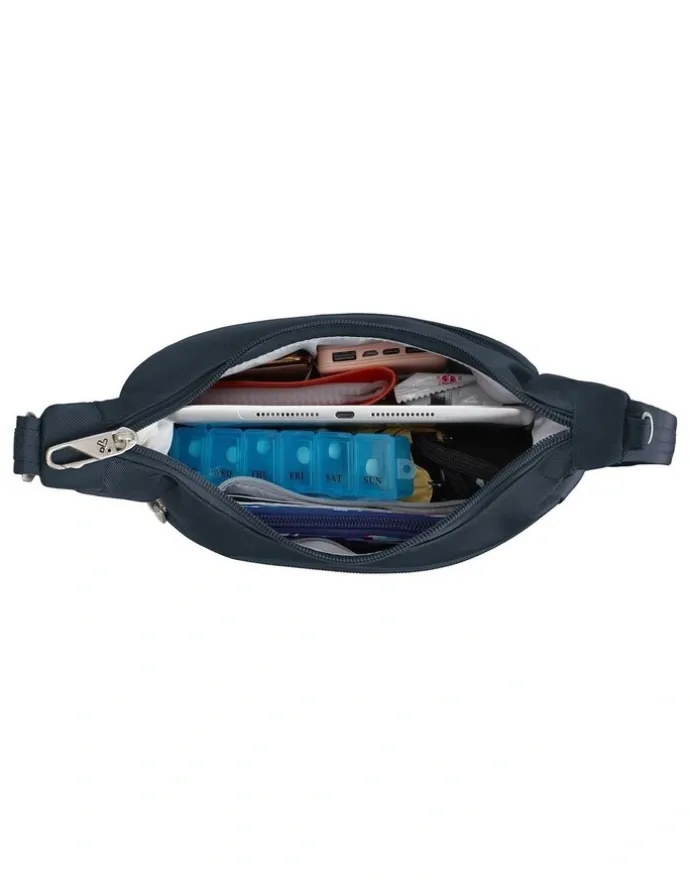 Travelon Classic Anti-Theft Essential Messenger Bag in Midnight