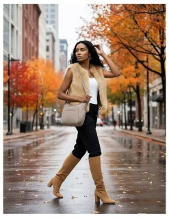 Travelon Classic Anti-Theft Crossbody Bucket Bag in Hazelnut