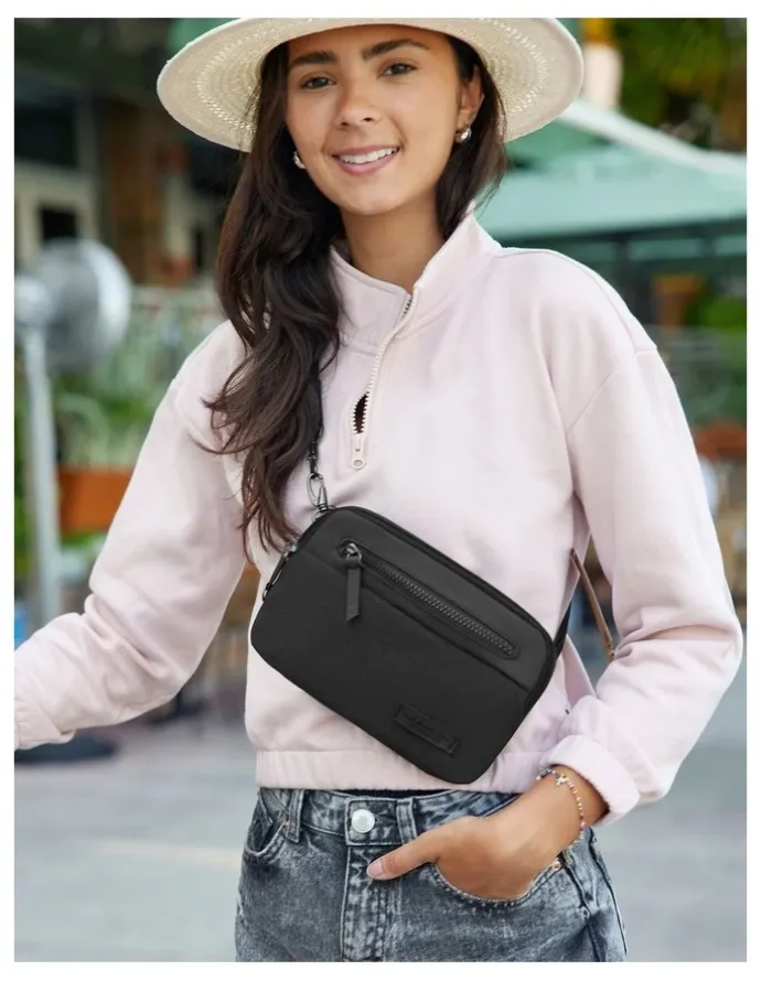 Travelon Metro Anti-Theft Convertible Small Crossbody Bag in Black