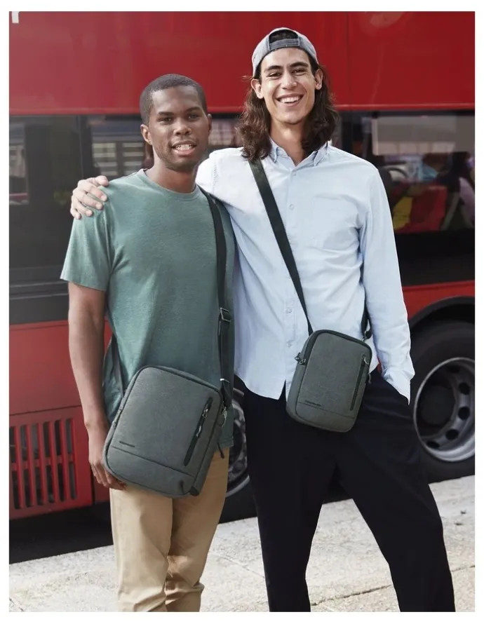 Travelon Urban Anti-Theft Tablet Tour Bag in Black