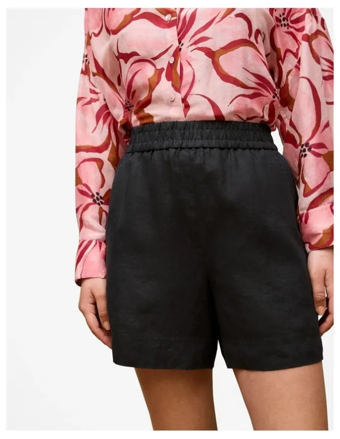 Trenery Linen Pull On Short in Black