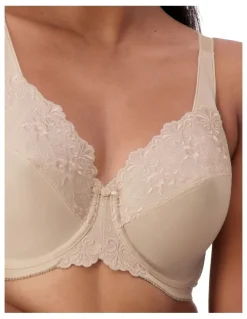 Triumph Embroidered Minimizer Underwire Bra 10000085 in Fawn