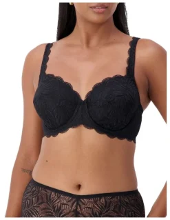 Triumph Essential Lace Balconette Underwire Bra in Black
