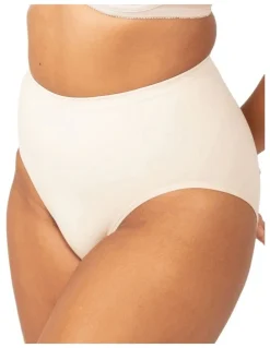 Triumph Shape Sensation Minimiser Brief in Beige
