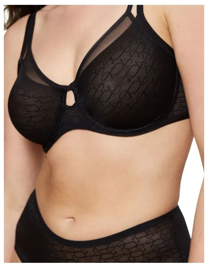 Triumph Signature Sheer Minimiser Bra in Black