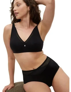 Triumph True Shape Sensation Wirefree Minimiser Bra in Black