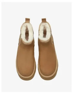 UGG Australian Shepherd Chelsie Leather Platform Boots in Chestnut