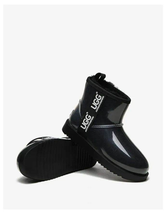 UGG Australian Shepherd Coated Classic in Black