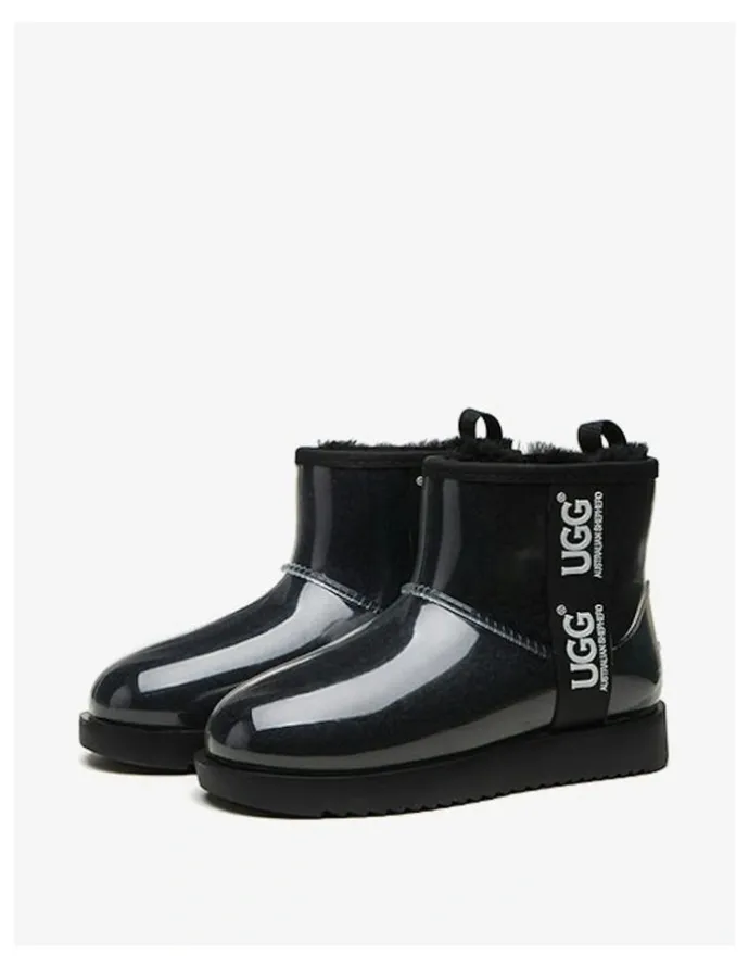 UGG Australian Shepherd Coated Classic in Black