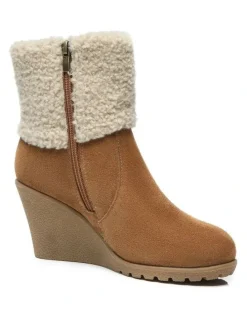 UGG Australian Shepherd Joanna Boots in Chestnut