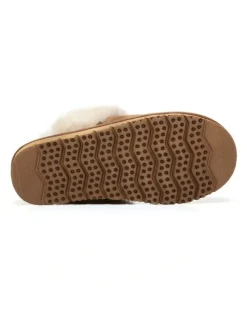 UGG Australian Shepherd Muffin Slipper in Chestnut