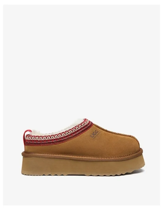 UGG Australian Shepherd Ventus Cow Suede Platform Boot in Chestnut