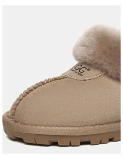 UGG Australian Shepherd Waffle Plus in Brown