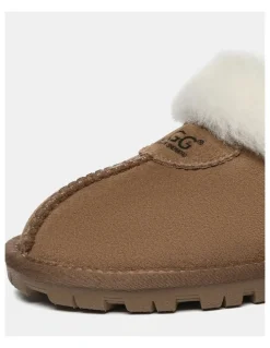 UGG Australian Shepherd Waffle Plus in Chestnut
