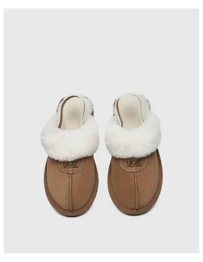 UGG Australian Shepherd Waffle Plus in Chestnut