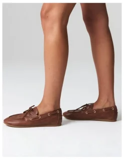 Verali Brody Boat Shoes in Tan Distressed