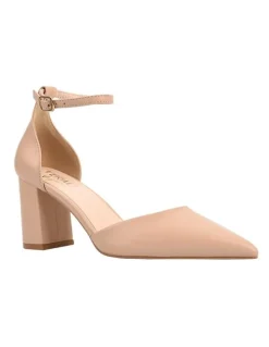 Verali Eli Closed Toe Block Heels in Nude