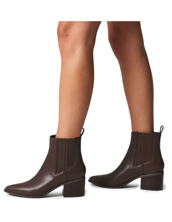 Verali Fillipin Chelsea Ankle Boots in Chocolate Brown