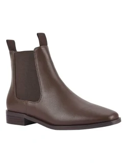 Verali Harper Chelsea Boots in Chocolate Brown