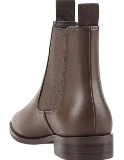 Verali Harper Chelsea Boots in Chocolate Brown