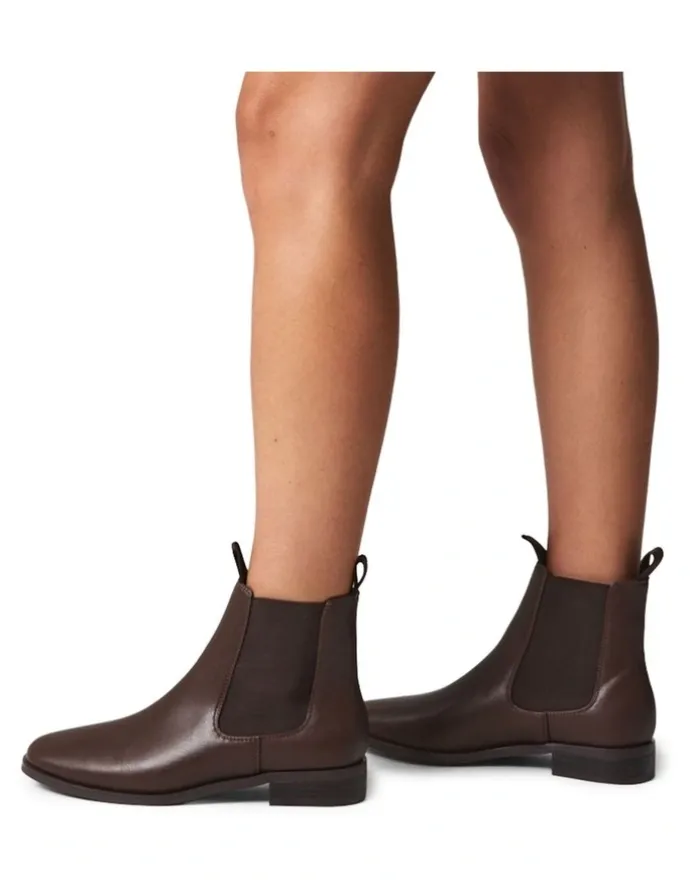 Verali Harper Chelsea Boots in Chocolate Brown