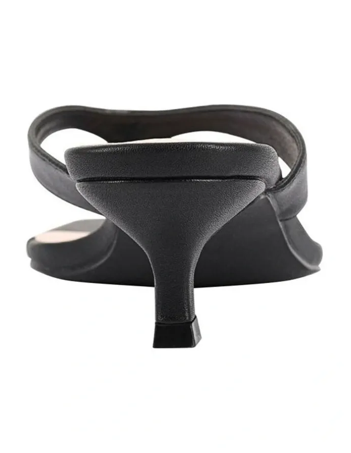 Verali Martha Kitten Heel Thongs in Black