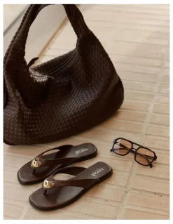 Verali Sara Casual Thongs in Chocolate Brown
