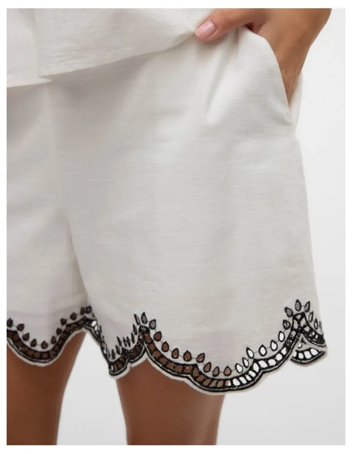 Vero Moda Diana Cotton Shorts in White