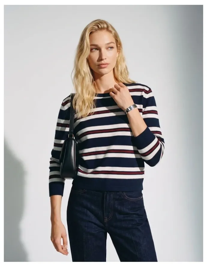 Vero Moda Silje Jumper in Navy