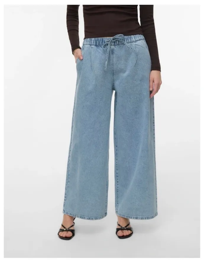 Vero Moda Valeria Wide Jeans in Light Blue Denim