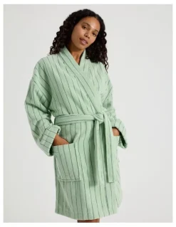 Vue Pinstripe Bath Robe in Forest