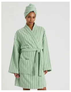 Vue Pinstripe Bath Robe in Forest