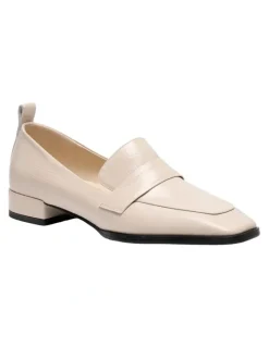 1978W Vivie Loafer in Ivory