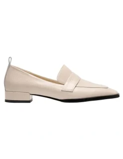1978W Vivie Loafer in Ivory