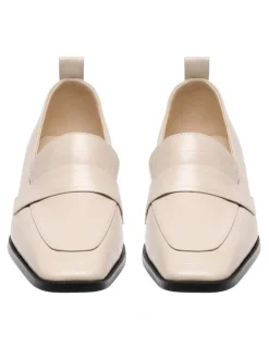 1978W Vivie Loafer in Ivory