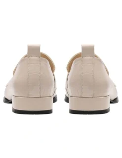 1978W Vivie Loafer in Ivory