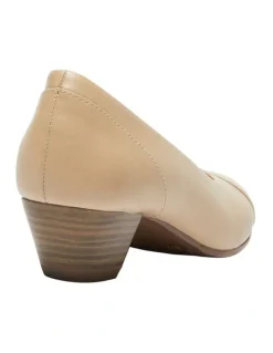 Wide Steps Acton Heeled Leather Shoes in Nude