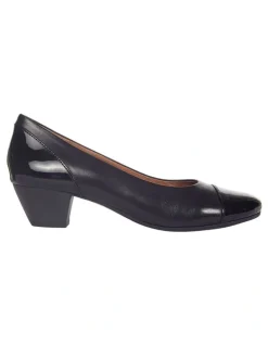 Wide Steps Acton Heeled Shoes in Black Patent/Kid