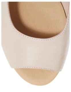 Wide Steps Belmont Sandals in Blush Leather