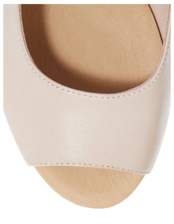 Wide Steps Belmont Sandals in Blush Leather